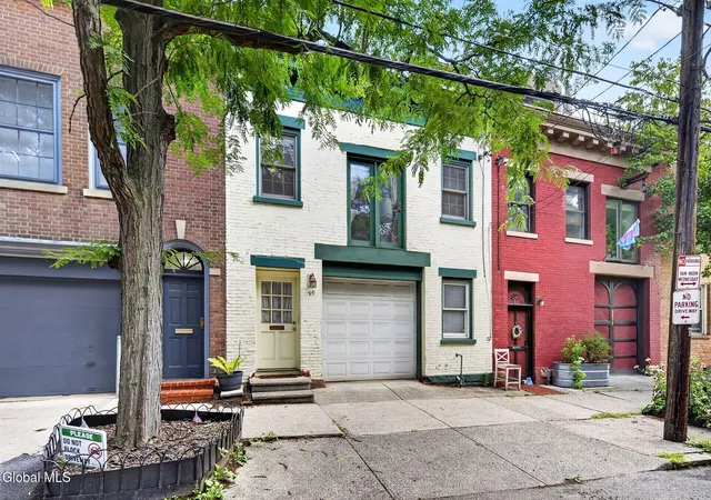Photo 3 of Sale Pending at 99 Chestnut St, Albany, NY 12210 | MLS# 202623849 | Listing updated on 2026-08-27