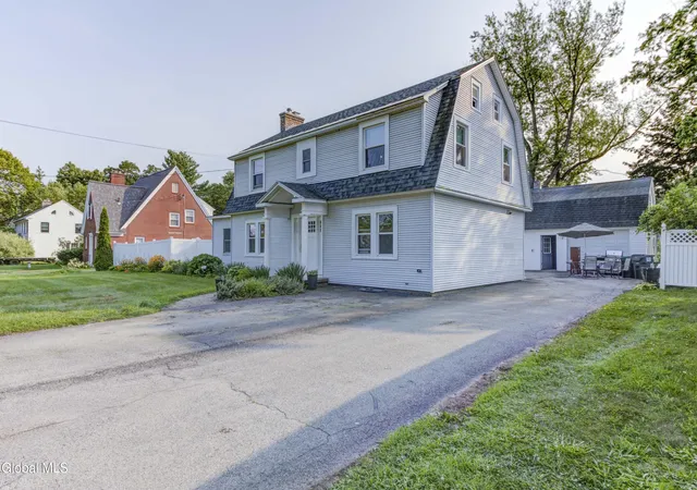 2nd image of 1715 Amsterdam Rd, Schenectady, NY 12302 | MLS# 202623939