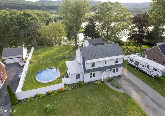 Photo 4 of Single family home for sale at 1715 Amsterdam Rd, Schenectady, NY 12302 | MLS# 202623939 | Listing updated on 2026-09-14