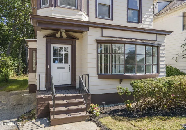 2nd image of 1595 Union St, Schenectady, NY 12309 | MLS# 202624063