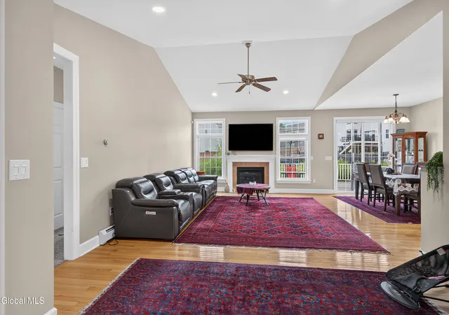 4th image of 39 Schwaber Dr, Schenectady, NY 12309 | MLS# 202624220