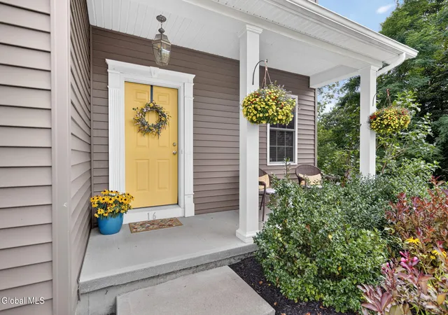 2nd image of 16 Napa Ct, Schenectady, NY 12309 | MLS# 202624243