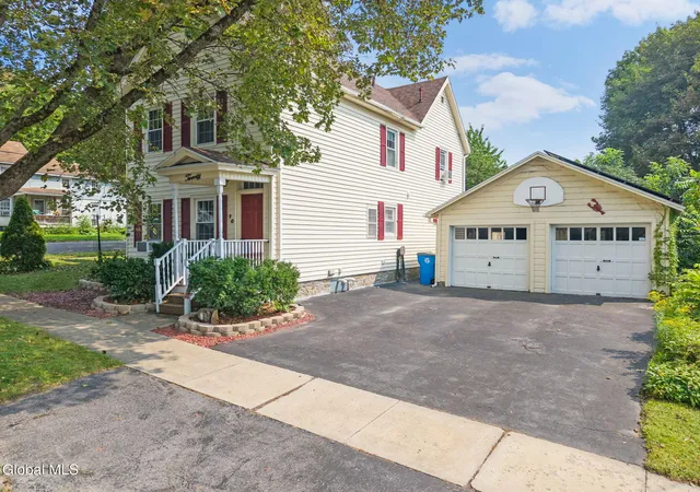 3rd image of 20 W Madison Ave, Johnstown, NY 12095 | MLS# 202624021