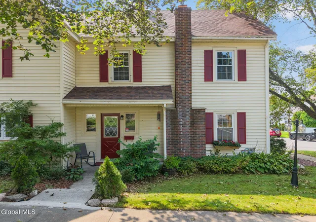 4th image of 20 W Madison Ave, Johnstown, NY 12095 | MLS# 202624021