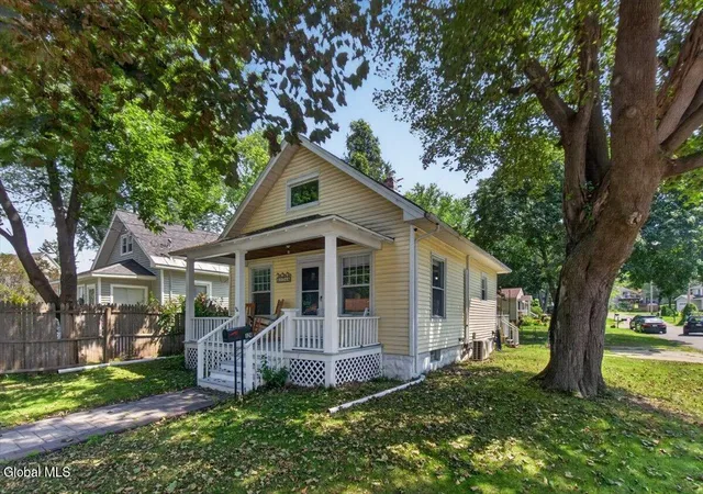 1st image of 124 Gifford Rd, Schenectady, NY 12304 | MLS# 202624045
