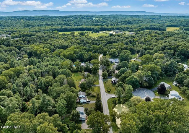 67th image of 6 Nott Rd, Guilderland, NY 12084 | MLS# 202624230