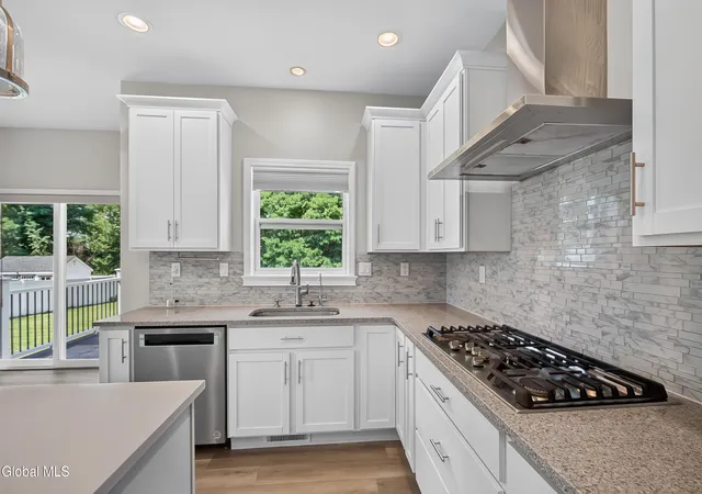 4th image of 38 Wyatts Cir, Rensselaer, NY 12144 | MLS# 202624042