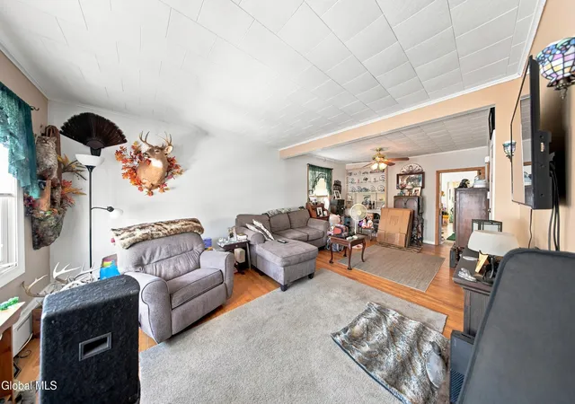5th image of 804 19Th St, Watervliet, NY 12189 | MLS# 202624212