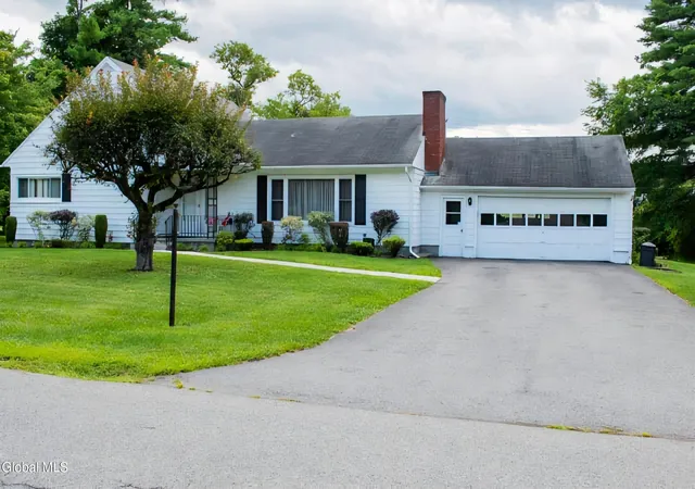 4th image of 72 Meadow Ln, Queensbury, NY 12804 | MLS# 202624089