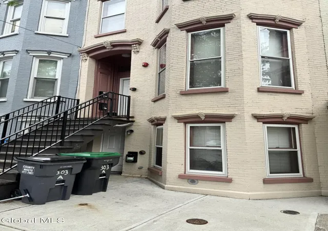 Listing Photo 4 - Condo for sale in building located at 301 Clinton Ave, Albany, NY 12210