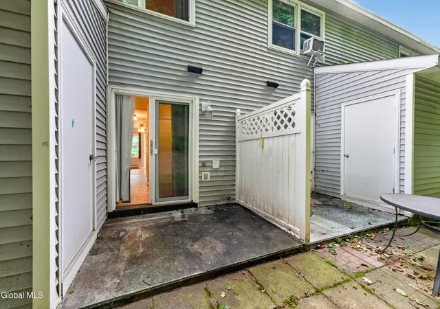 18th image of 30 Warsaw Ave #APT 6, Mechanicville, NY 12118 | MLS# 202624307