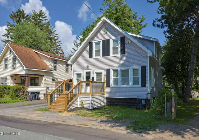 Photo 3 of Single family home for sale at 3 Tulip St, Schenectady, NY 12306 | MLS# 202624091 | Listing updated on 2026-09-13
