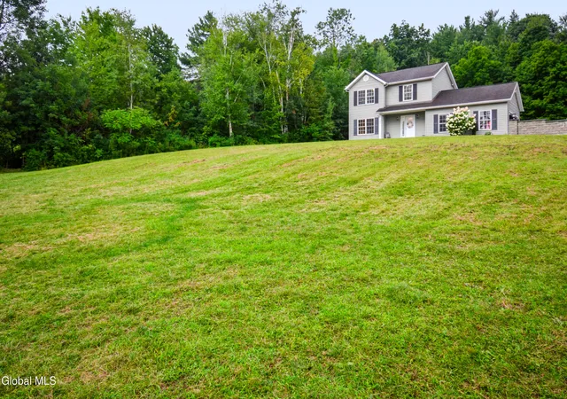 4th image of 983 Sacandaga Rd, Schenectady, NY 12302 | MLS# 202624175