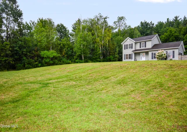 5th image of 983 Sacandaga Rd, Schenectady, NY 12302 | MLS# 202624175