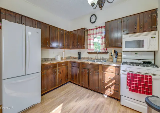 Photo 4 of Sale Pending at 580 New York 30, Northville, NY 12134 | MLS# 202624384 | Listing updated on 2026-09-08