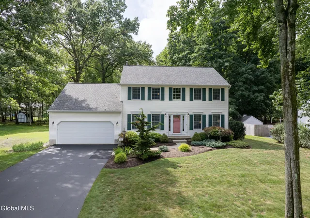 Photo 2 of Sale Pending at 71 Orchardview Dr, Halfmoon, NY 12065 | MLS# 202624293 | Listing updated on 2026-09-15