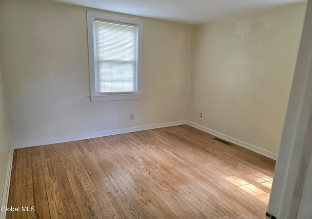 Photo 4 of Single family home for sale at 615 Sanders Ave, Schenectady, NY 12302 | MLS# 202624133 | Listing updated on 2026-10-05