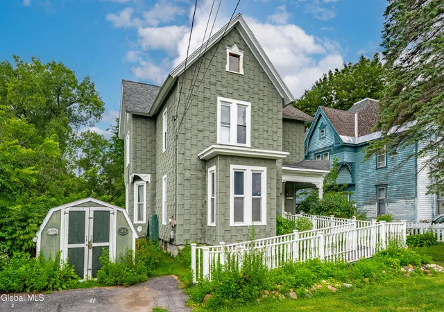 4th image of 25 Chestnut St, Johnstown, NY 12095 | MLS# 202624151
