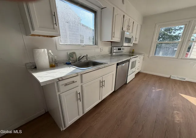 Photo 4 of Single family home for sale at 31 Tampa Ave, Albany, NY 12203 | MLS# 202624155 | Listing updated on 2026-10-24