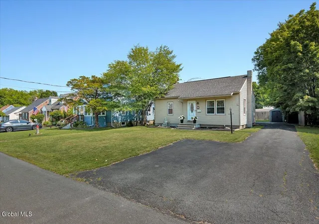 36th image of 24 Bruen Ct, Rensselaer, NY 12144 | MLS# 202624158
