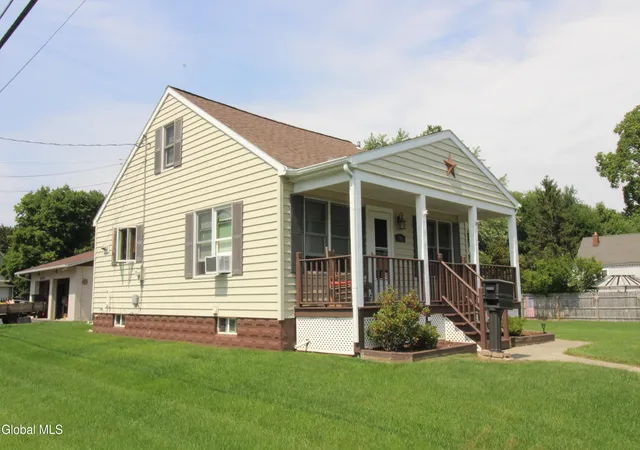 2nd image of 1951 Greenpoint Ave, Schenectady, NY 12303 | MLS# 202624409