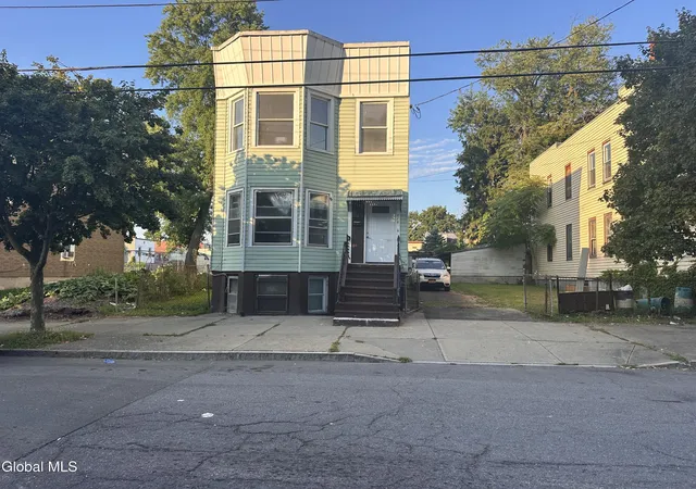3rd image of 476 2Nd St, Albany, NY 12206 | MLS# 202624222