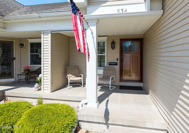 4th image of 534 Northend Dr, Schenectady, NY 12308 | MLS# 202624337