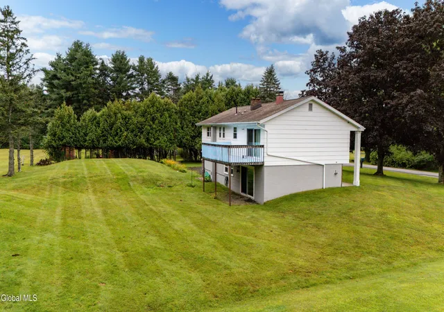 4th image of 122 Crouse Dr, Amsterdam, NY 12010 | MLS# 202624236