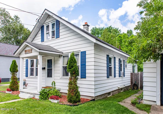 21st image of 208 Sanford St, Glens Falls, NY 12801 | MLS# 202624390
