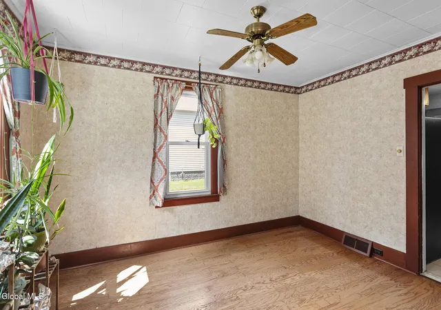 4th image of 208 Sanford St, Glens Falls, NY 12801 | MLS# 202624390