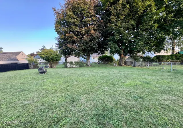 19th image of 51 Munro Ct, Troy, NY 12180 | MLS# 202624401