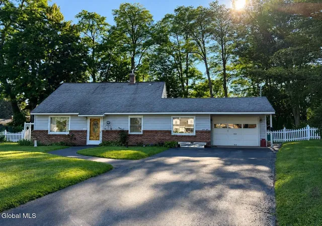 22nd image of 1133 Cushing Ln, Schenectady, NY 12303 | MLS# 202624396