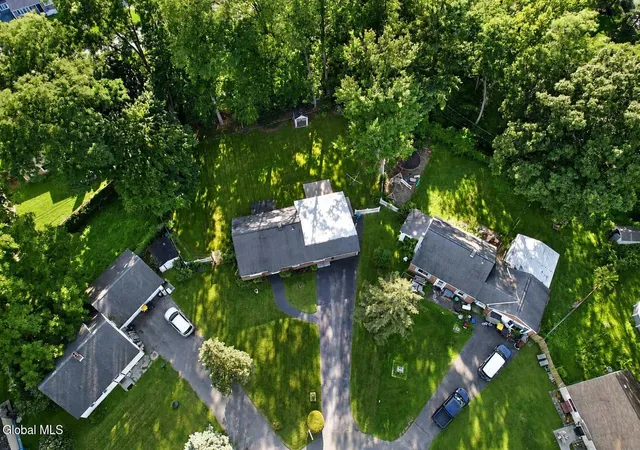 2nd image of 1133 Cushing Ln, Schenectady, NY 12303 | MLS# 202624396
