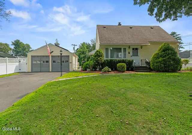 2nd image of 10 Murrlin Dr, Delmar, NY 12054 | MLS# 202624297
