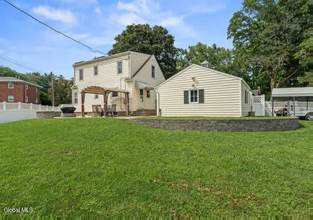 4th image of 10 Murrlin Dr, Delmar, NY 12054 | MLS# 202624297