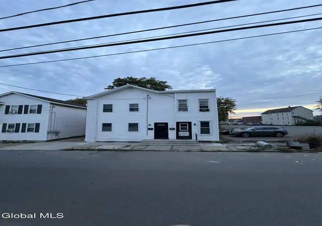 3rd image of 13 John St, Schenectady, NY 12305 | MLS# 202624268
