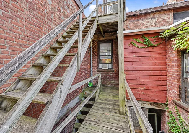 2nd image of 54 Westerlo St, Albany, NY 12202