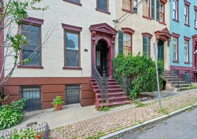 4th image of 28 1St St, Albany, NY 12210 | MLS# 202624358