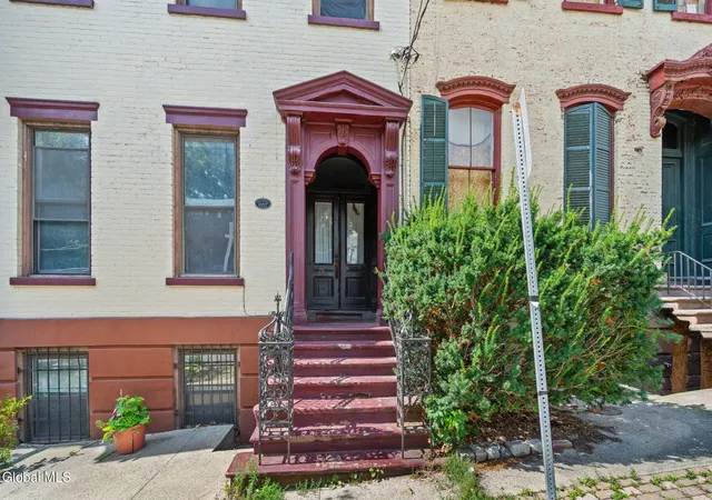 5th image of 28 1St St, Albany, NY 12210 | MLS# 202624358
