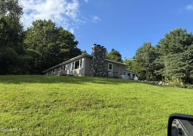 Photo 4 of Single family home for sale at 18 Miller Way, Cropseyville, NY 12052 | MLS# 202624319 | Listing updated on 2026-09-15