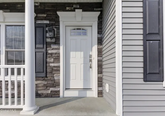 3rd image of 18 Rysedorph Ln, Rensselaer, NY 12144 | MLS# 202624492