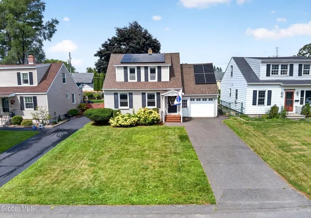 2nd image of 187 Hollywood Ave, Albany, NY 12209 | MLS# 202624397