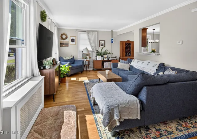 4th image of 187 Hollywood Ave, Albany, NY 12209 | MLS# 202624397