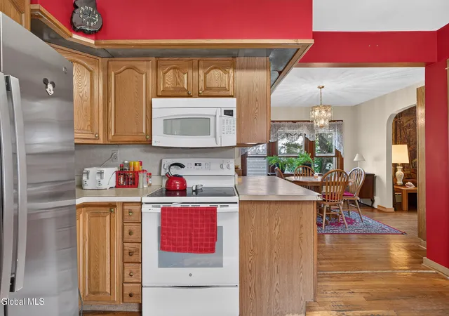 4th image of 4116 Albany St, Schenectady, NY 12304 | MLS# 202624366