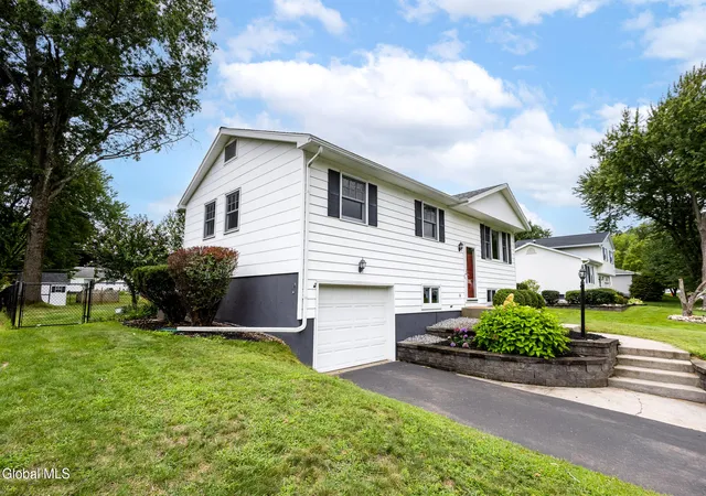 2nd image of 32 Comely Ln, Latham, NY 12110 | MLS# 202624471
