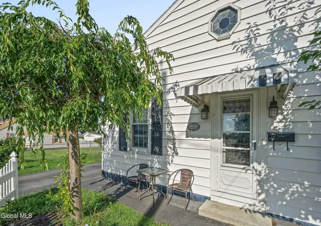 3rd image of 12 Grapevine Pl, Latham, NY 12110 | MLS# 202624378