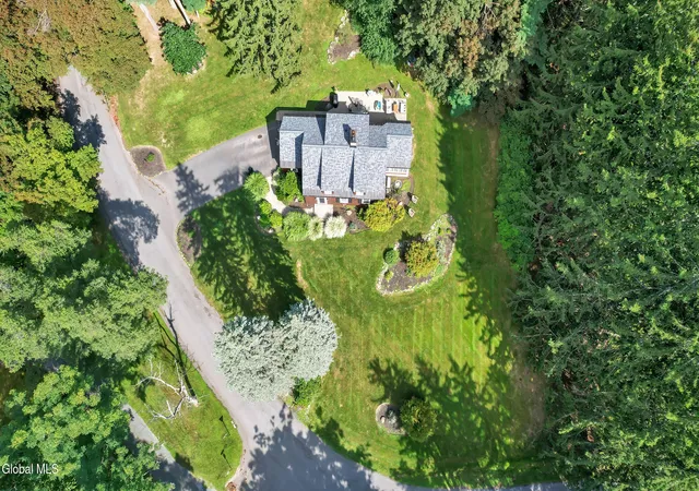 48th image of 4 East Rd, Troy, NY 12180 | MLS# 202624486