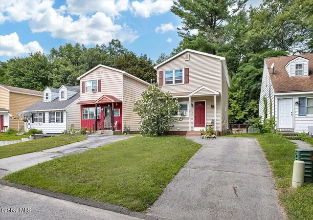 3rd image of 261 Donald Ave, Schenectady, NY 12304 | MLS# 202624436