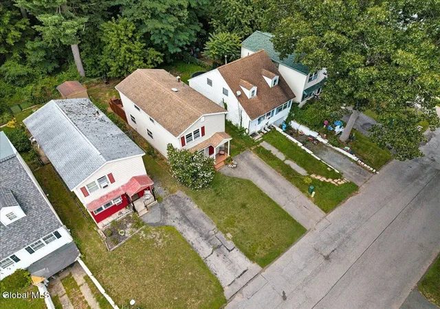 4th image of 261 Donald Ave, Schenectady, NY 12304 | MLS# 202624436
