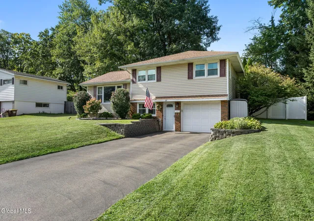 4th image of 28 Caroline St, Latham, NY 12110 | MLS# 202624444